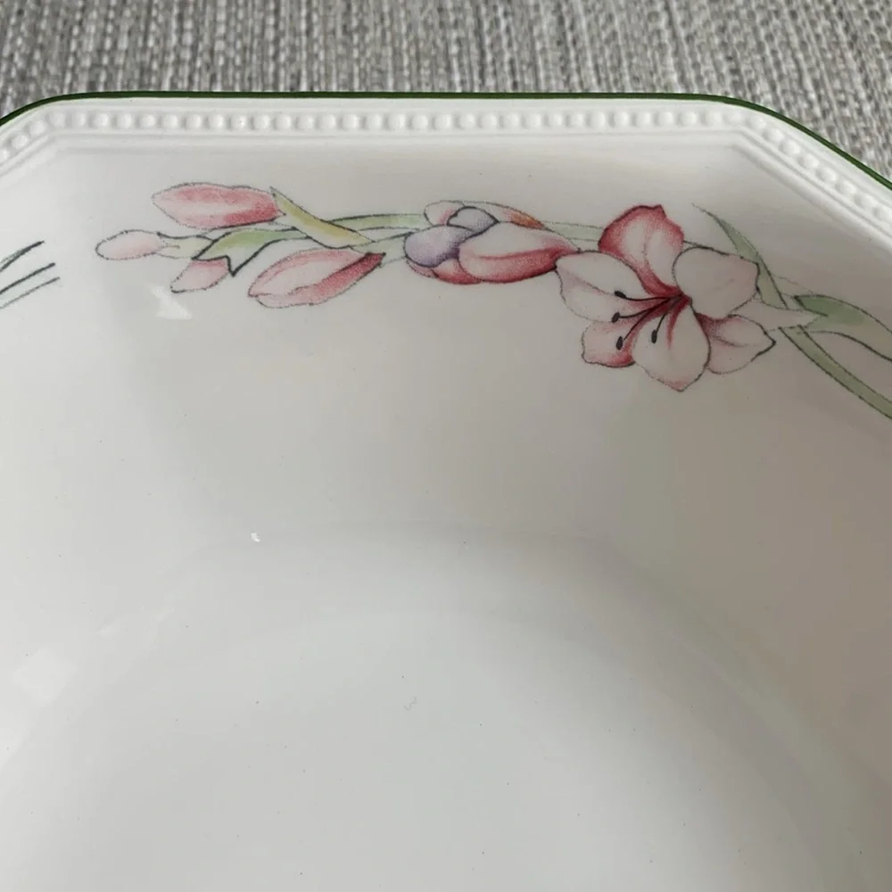 Johnson Brothers UK SANDRINGHAM Serving Bowl